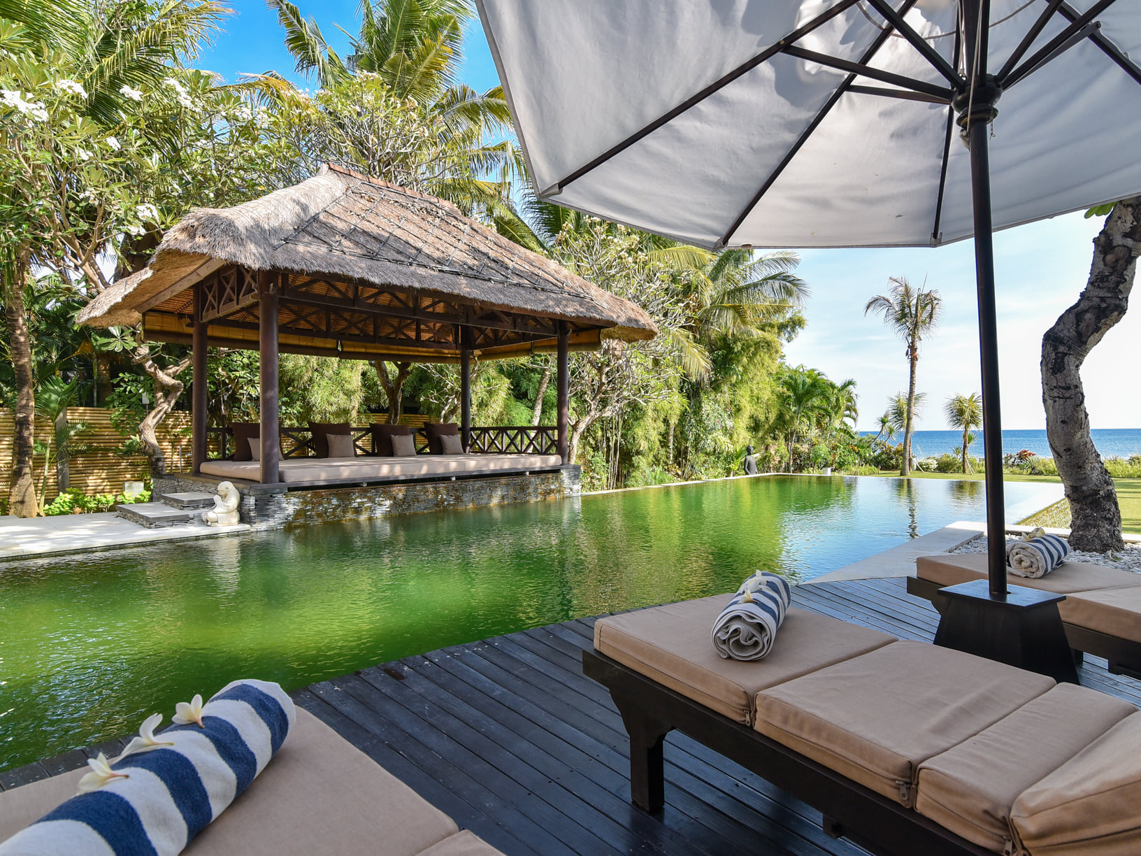 Villa Pinggir Pantai dijual di Singaraja