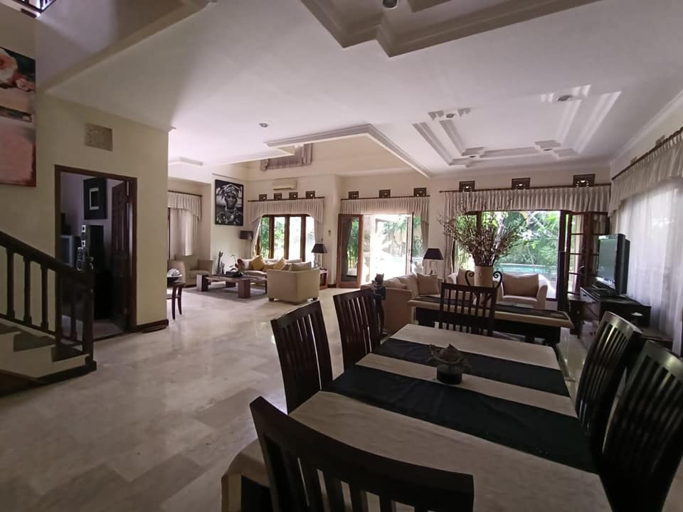 Villa dijual di Kerobokan Bali