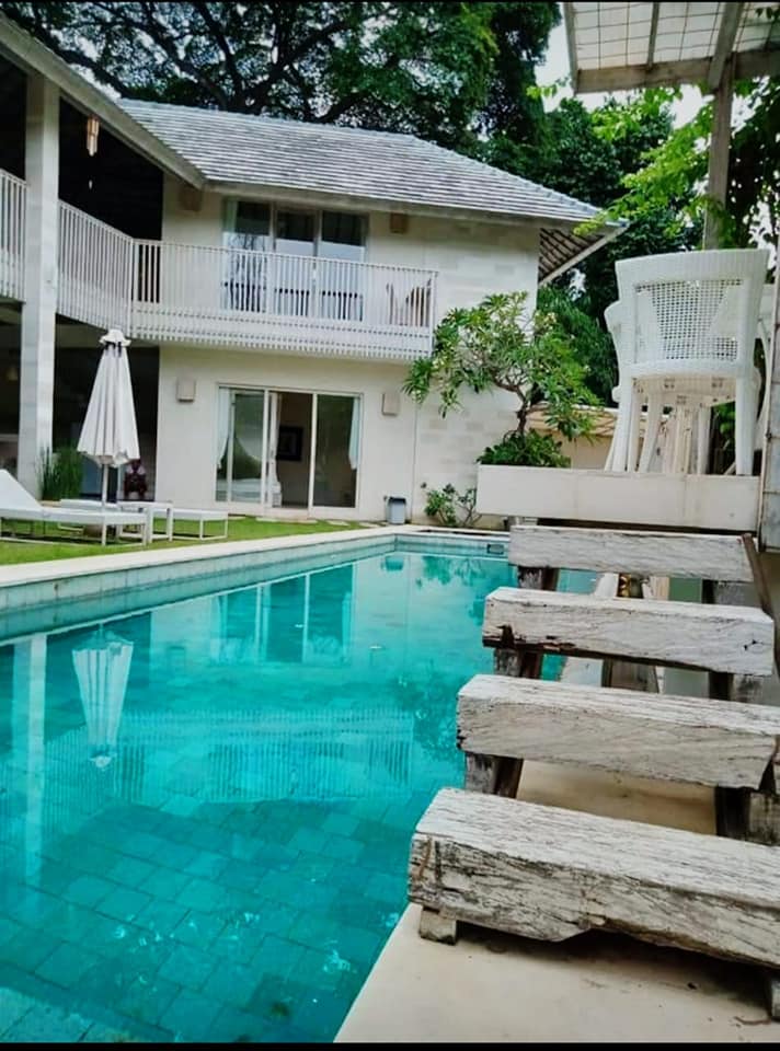Villa dijual di Kerobokan Bali